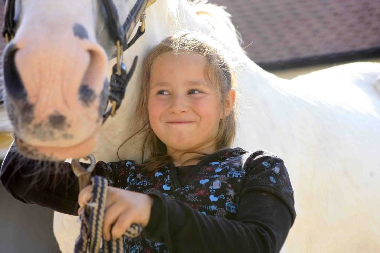 m-09-07-20-d122.kl.Kinderreiten-Lara-Lena-Anika.jpg