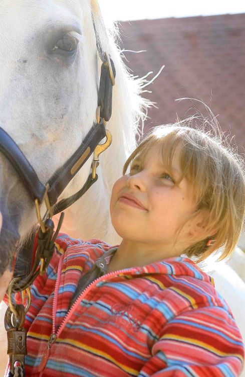 m-09-07-20-d128.kl.Kinderreiten-Lara-Lena-Anika.jpg