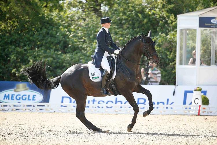 m-16-08-d2545-Anabel Balkenhol-GER-Heuberger-TRAK